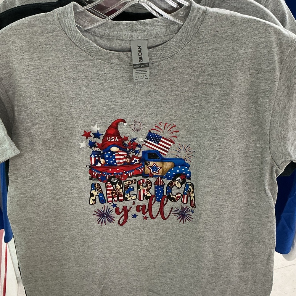 Gildan Gray Short Sleeve Tee with Patriotic Graphic Youth Size Small